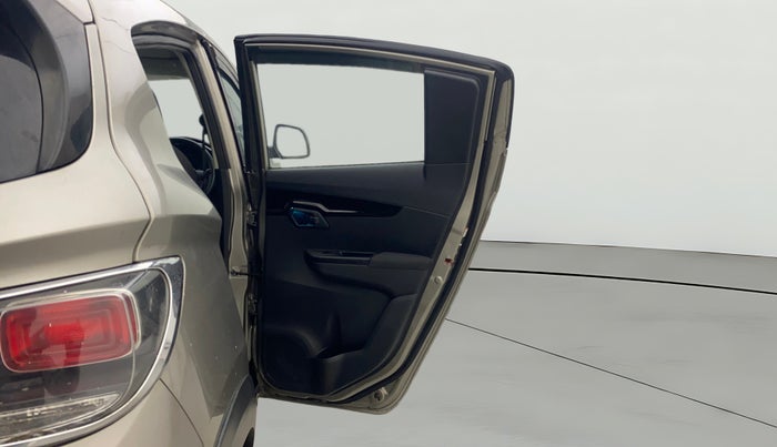 2018 Mahindra KUV 100 NXT K8 P 6 STR, Petrol, Manual, 16,675 km, RHS Rear Door