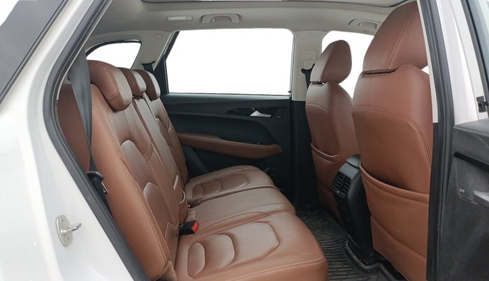 2021 MG HECTOR PLUS SELECT 2.0 DIESEL TURBO MT 7-STR, Diesel, Manual, 87,126 km, Right Side Rear Door Cabin