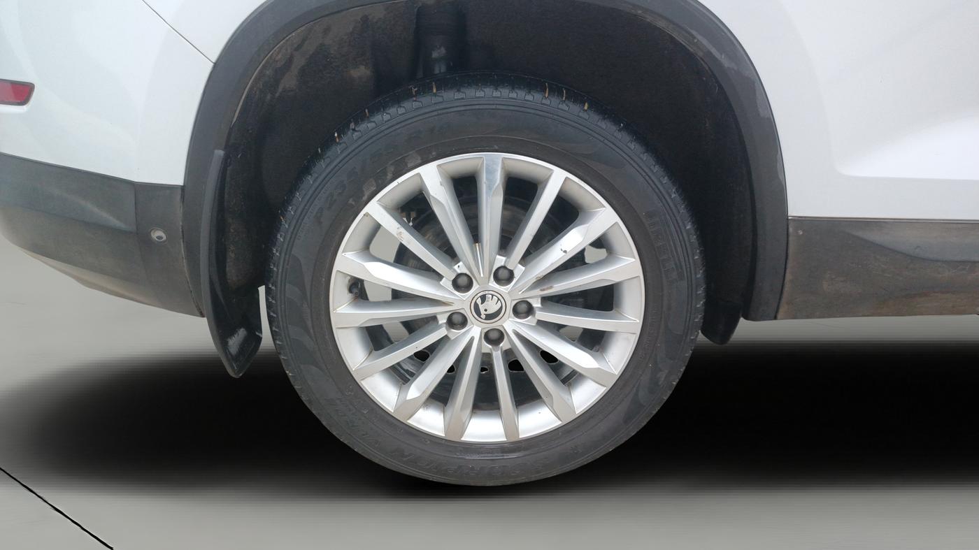 2017 Skoda Kodiaq STYLE 2.0 TDI 4X4 AT, Diesel, Automatic, 1,00,397 km, Right Rear Wheel
