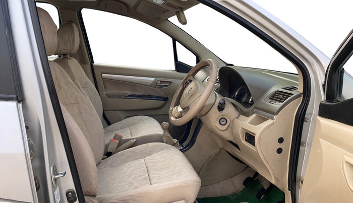 2013 Maruti Ertiga ZDI, Diesel, Manual, 1,00,067 km, Right Side Front Door Cabin