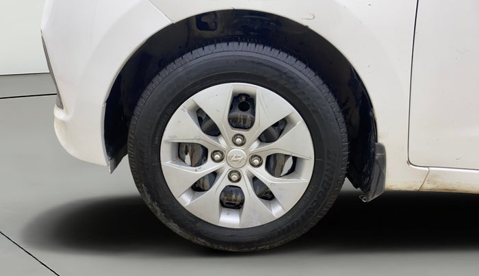 2015 Hyundai Xcent BASE 1.2, CNG, Manual, 1,28,390 km, Left Front Wheel