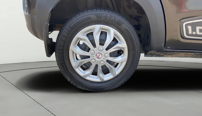 2019 Renault Kwid RXT 1.0 (O), Petrol, Manual, 39,620 km, Right Rear Wheel