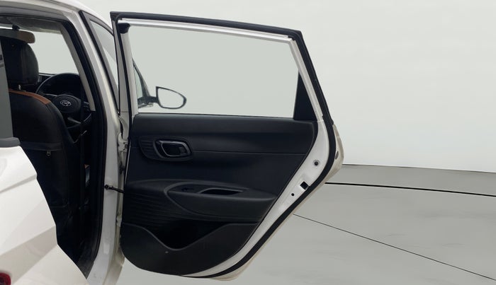 2020 Hyundai NEW I20 MAGNA 1.2 MT, Petrol, Manual, 38,736 km, RHS Rear Door