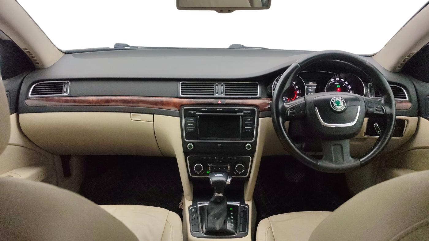 2013 Skoda Superb ELEGANCE 2.0 TDI CR AT, Diesel, Automatic, 68,183 km, Dashboard
