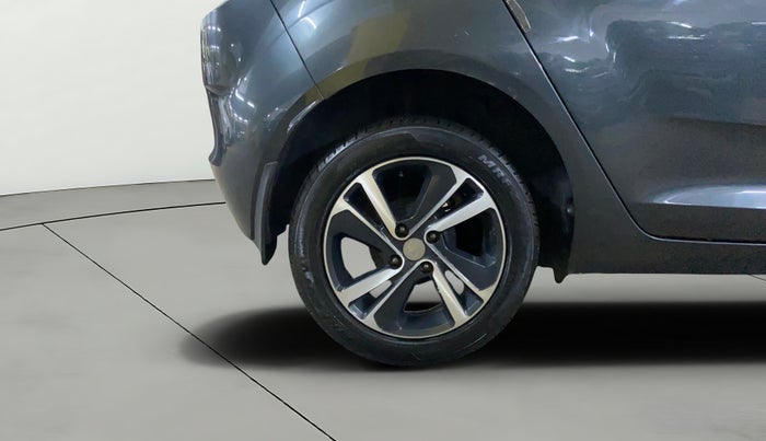 2020 Tata ALTROZ XZ PETROL, Petrol, Manual, 39,370 km, Right Rear Wheel