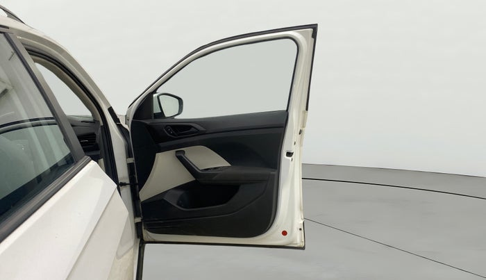 2022 Volkswagen TAIGUN COMFORTLINE 1.0 TSI MT, Petrol, Manual, 41,539 km, RHS Front Door