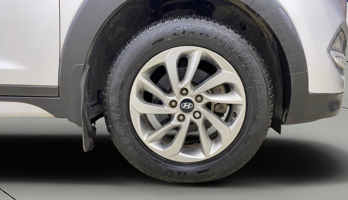 2017 Hyundai Tucson 2WD MT PETROL, Petrol, Manual, 72,220 km, Right Front Wheel