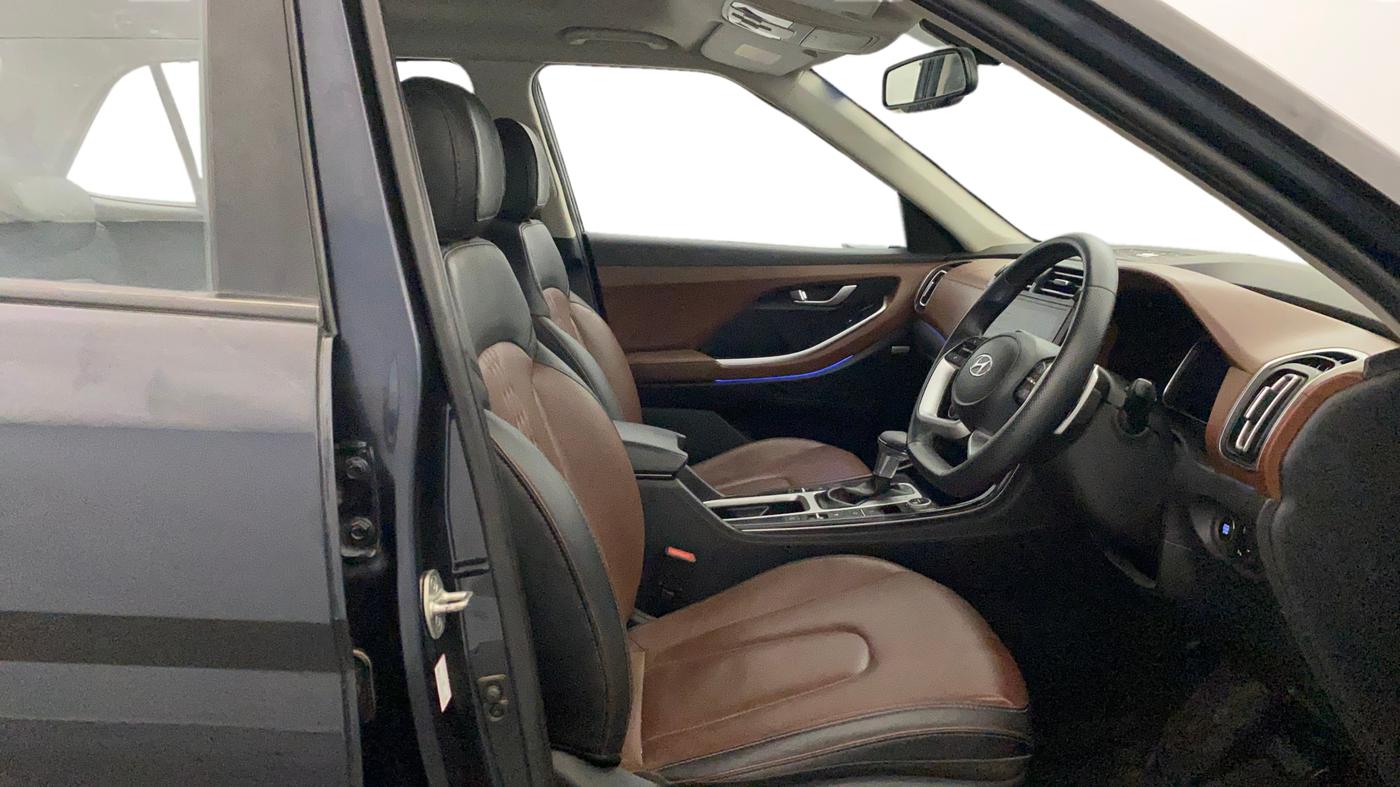 2021 Hyundai ALCAZAR 2.0 SIGNATURE (O) AT 6STR, Petrol, Automatic, 57,276 km, Right Side Front Door Cabin