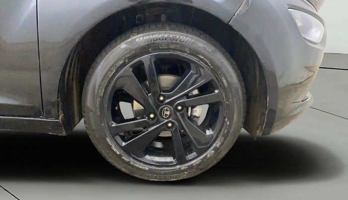 2022 Tata ALTROZ XZ PLUS DIESEL DARK EDITION, Diesel, Manual, 73,391 km, Right Front Wheel