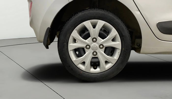 2016 Hyundai Grand i10 SPORTZ 1.2 KAPPA VTVT, Petrol, Manual, 35,902 km, Right Rear Wheel