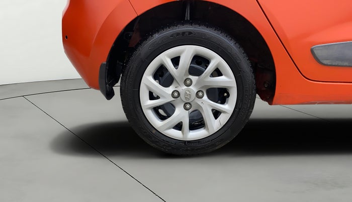 2017 Hyundai Grand i10 SPORTZ (O) 1.2 KAPPA VTVT, Petrol, Manual, 28,929 km, Right Rear Wheel