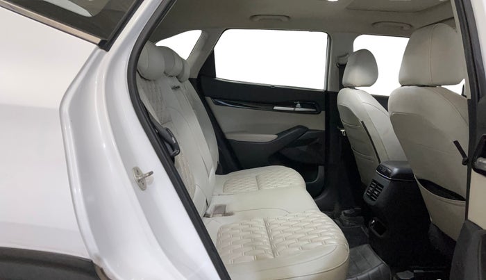 2022 KIA SELTOS HTX 1.5 DIESEL AT, Diesel, Automatic, 77,775 km, Right Side Rear Door Cabin