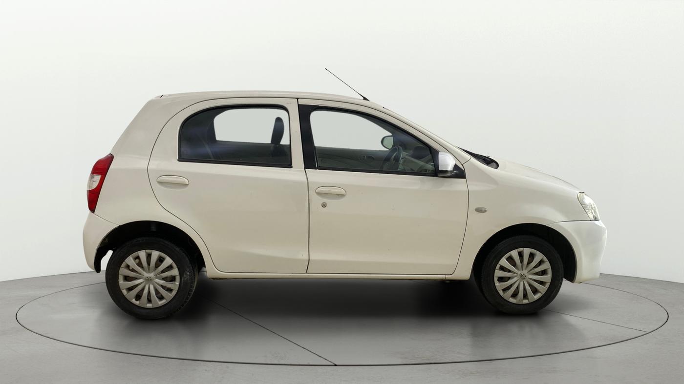 2013 Toyota Etios Liva GD, Diesel, Manual, 70,725 km, Right Side View