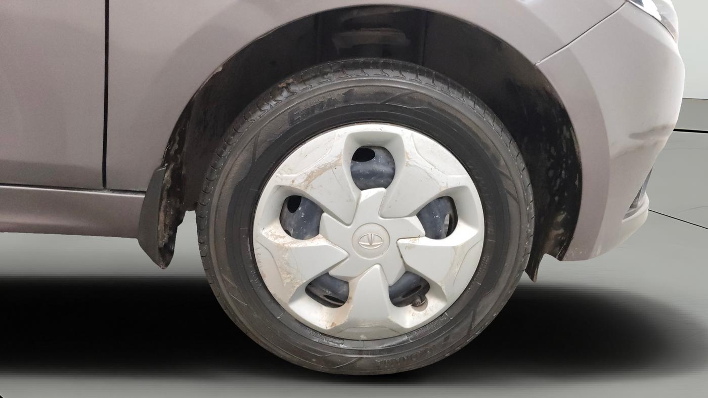 2018 Tata Tiago XTA PETROL, Petrol, Automatic, 86,397 km, Right Front Wheel