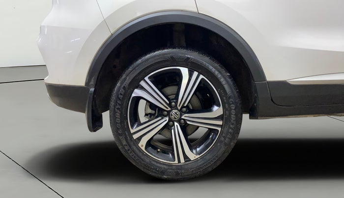 2024 MG ASTOR Sharp Pro 1.5 CVT (Ivory), Petrol, Automatic, 12,087 km, Right Rear Wheel