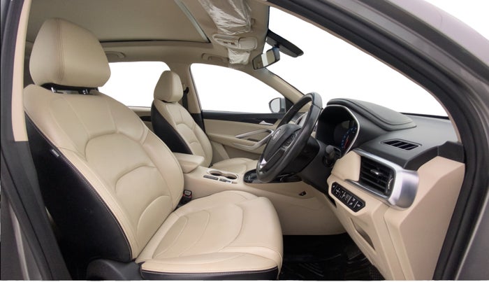 2021 MG HECTOR SHARP 1.5 PETROL CVT, Petrol, Automatic, 63,535 km, Right Side Front Door Cabin