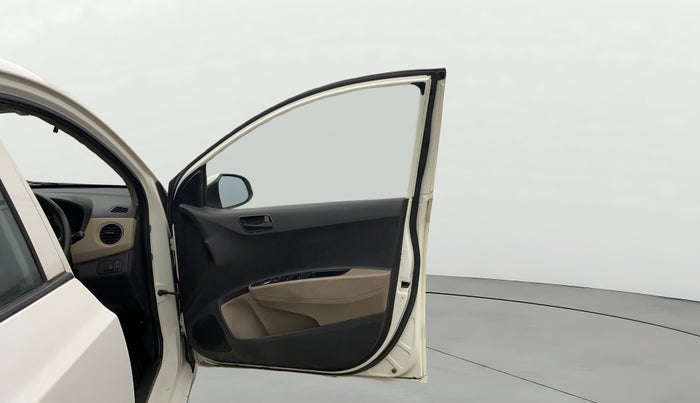 2017 Hyundai Grand i10 MAGNA 1.2 KAPPA VTVT, CNG, Manual, 52,056 km, RHS Front Door