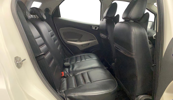 2014 Ford Ecosport TITANIUM 1.0L ECOBOOST, Petrol, Manual, 1,06,625 km, Right Side Rear Door Cabin