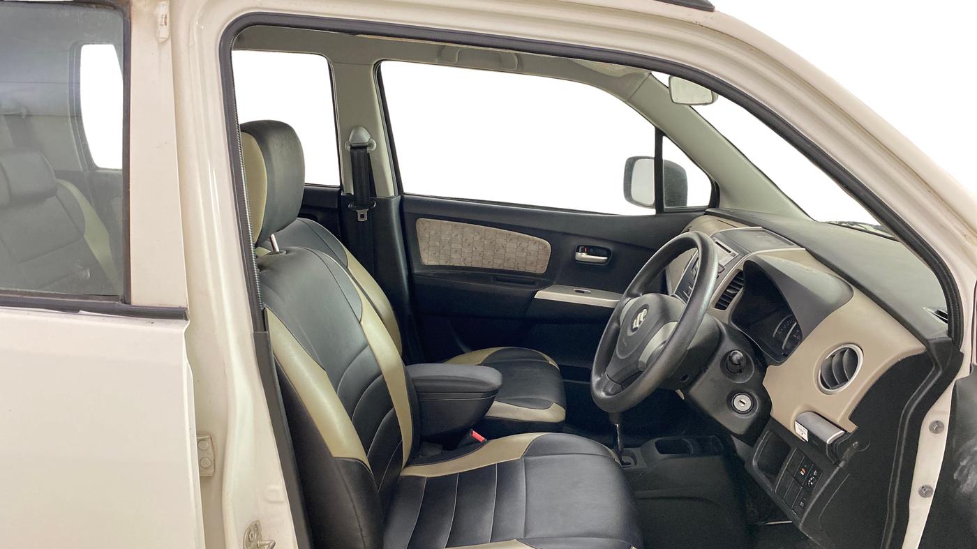 2016 Maruti Wagon R 1.0 VXI (O) AMT, Petrol, Automatic, 14,614 km, Right Side Front Door Cabin
