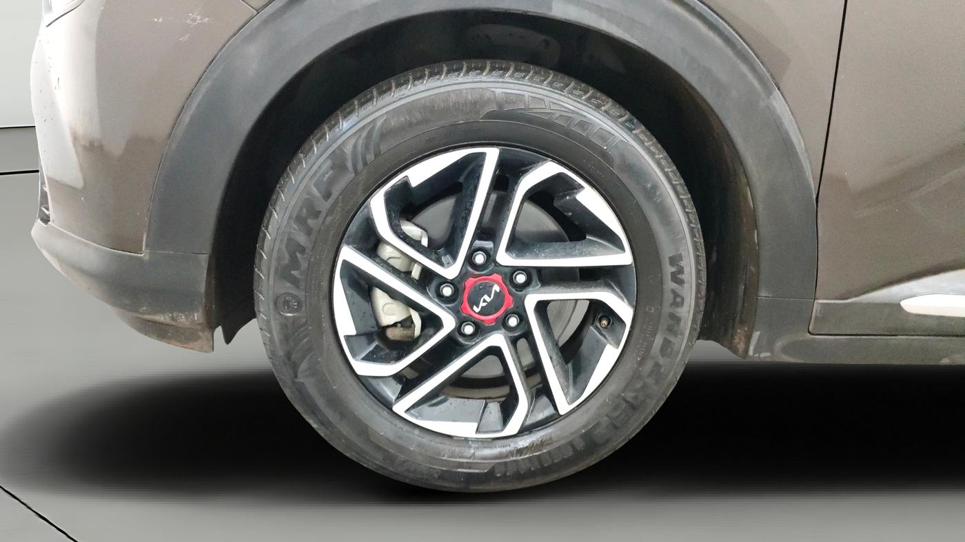 2023 KIA CARENS LUXURY PLUS IMT 1.5 DIESEL IMT, Diesel, Manual, 30,360 km, Left Front Wheel