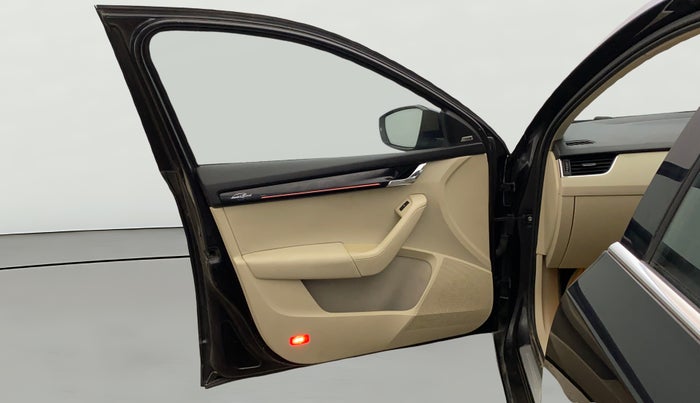 2019 Skoda Octavia L&K 1.8 TSI AT, Petrol, Automatic, 35,910 km, LHS Front Door