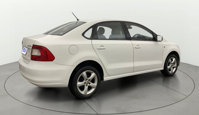 2014 Skoda Rapid AMBITION 1.6 MPI MT PLUS, Petrol, Manual, 1,04,953 km, Right Back Diagonal