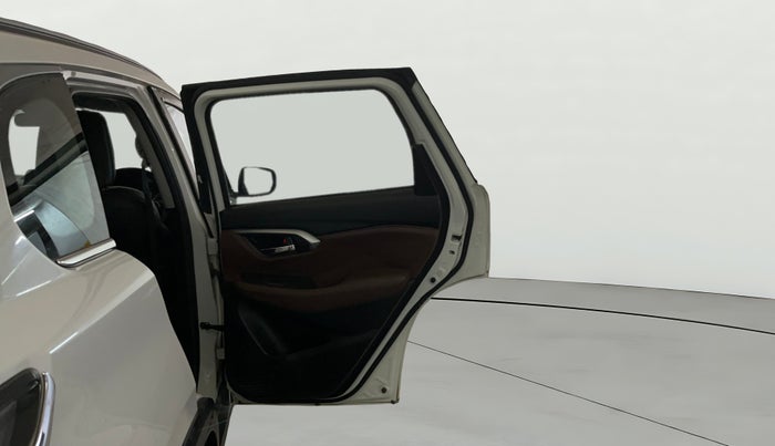 2024 Maruti Grand Vitara SIGMA SMART HYBRID, Petrol, Manual, 29,606 km, RHS Rear Door