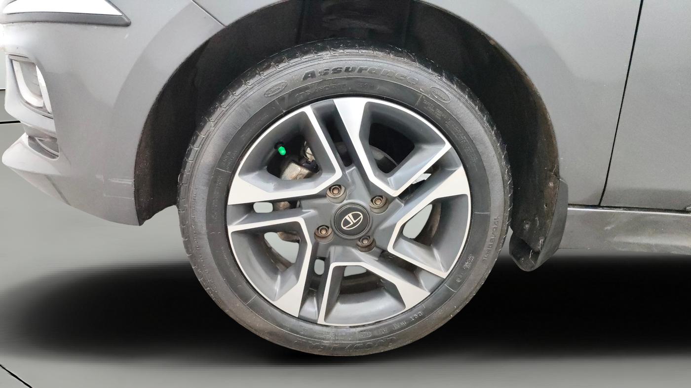 2023 Tata Tiago XZ PLUS PETROL, Petrol, Manual, 32,581 km, Left Front Wheel