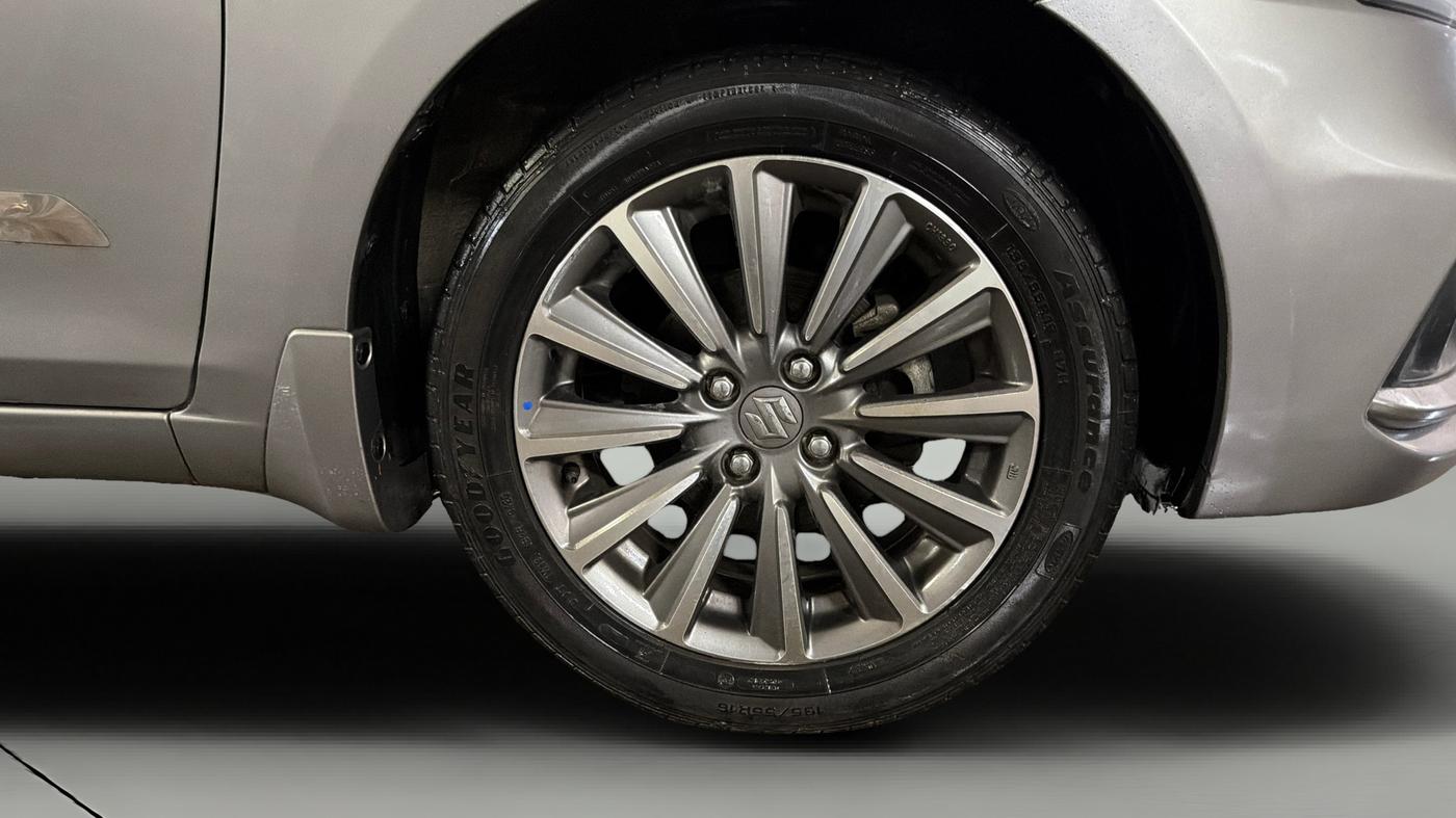 2020 Maruti Ciaz ALPHA  AT 1.5 SHVS PETROL, Petrol, Automatic, 45,678 km, Right Front Wheel