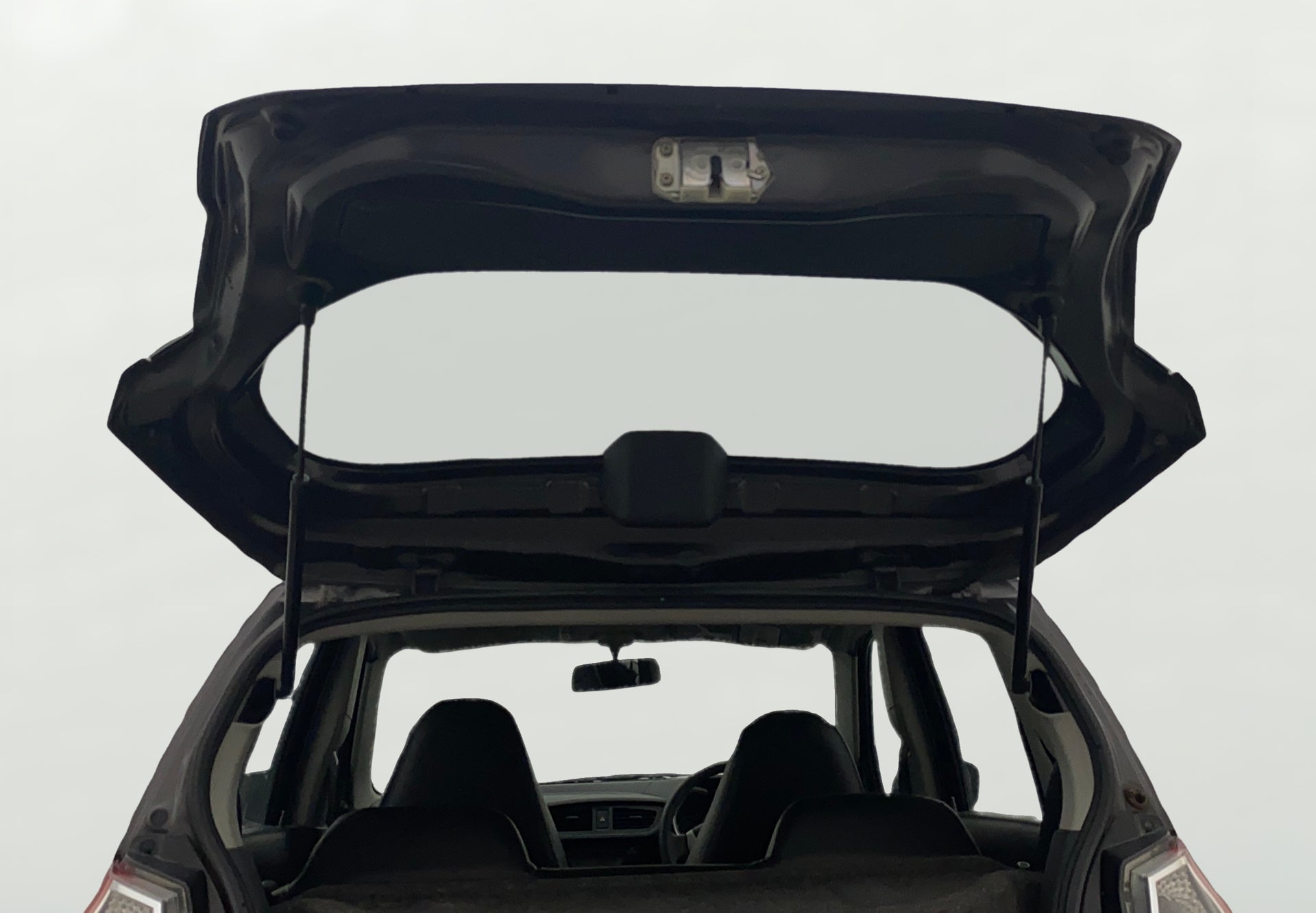 camera-Boot-Door-Open