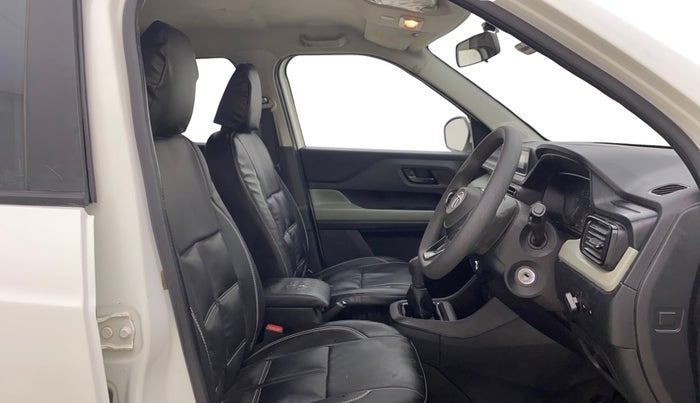 2022 Tata PUNCH ADVENTURE MT, CNG, Manual, 1,33,323 km, Right Side Front Door Cabin