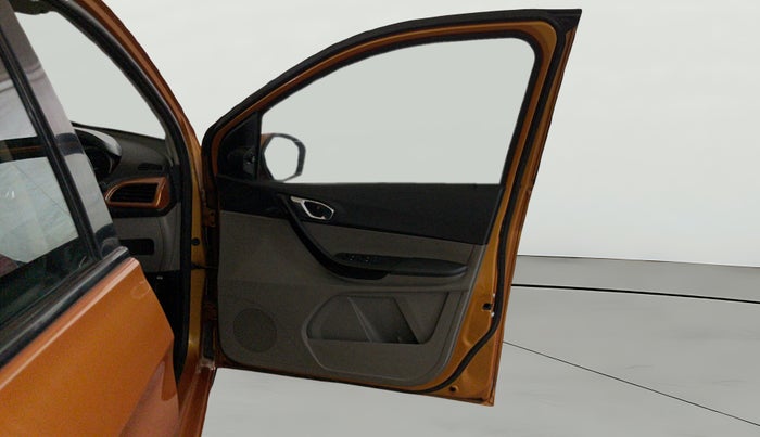 2017 Tata Tiago XZ PETROL, Petrol, Manual, 37,521 km, RHS Front Door