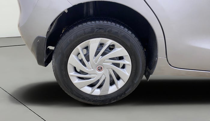 2017 Maruti Baleno DELTA PETROL 1.2, Petrol, Manual, 42,373 km, Right Rear Wheel