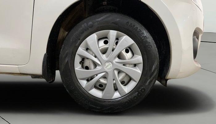 2020 Maruti Swift LXI, CNG, Manual, 62,690 km, Right Front Wheel