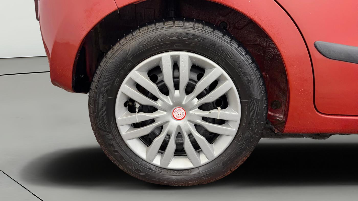 2019 Maruti Celerio VXI AMT (O), CNG, Automatic, 60,594 km, Right Rear Wheel