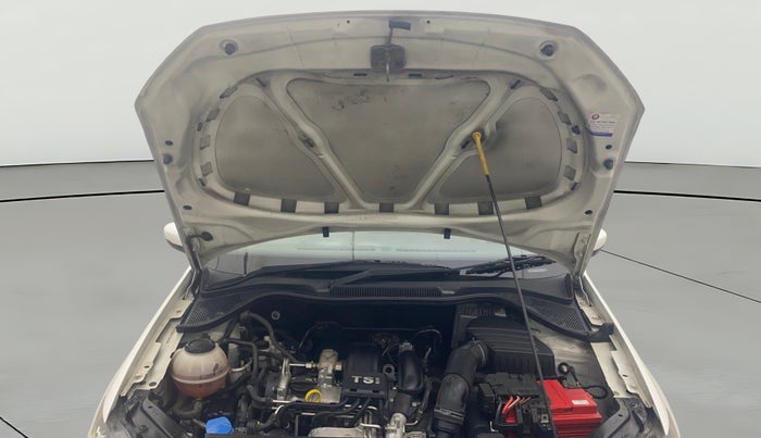 2018 Volkswagen Vento HIGHLINE PETROL AT, Petrol, Automatic, 48,512 km, Open Bonet