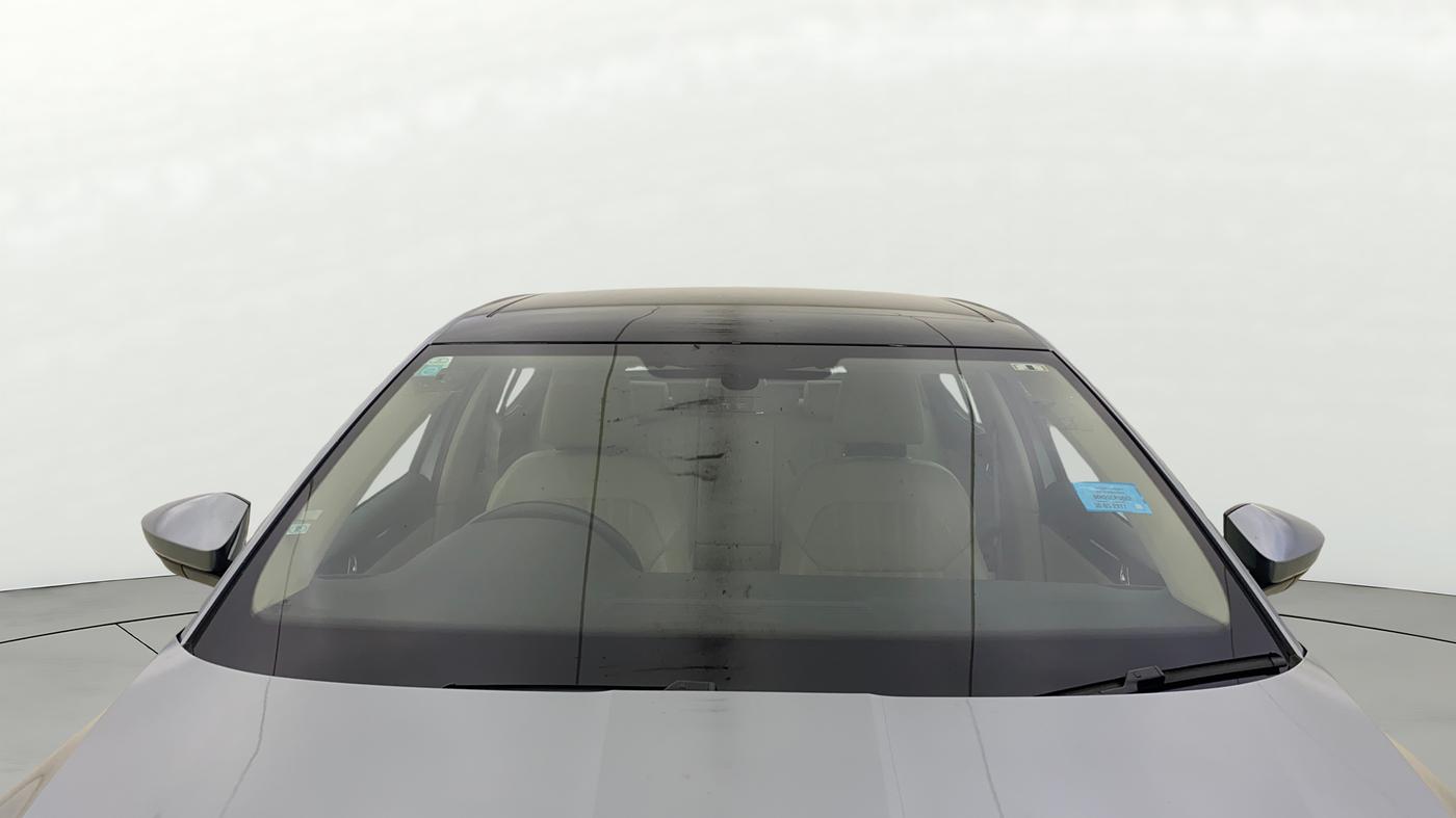 2016 Skoda Superb L&K 1.8 TSI AT, Petrol, Automatic, 52,309 km, Front Windshield