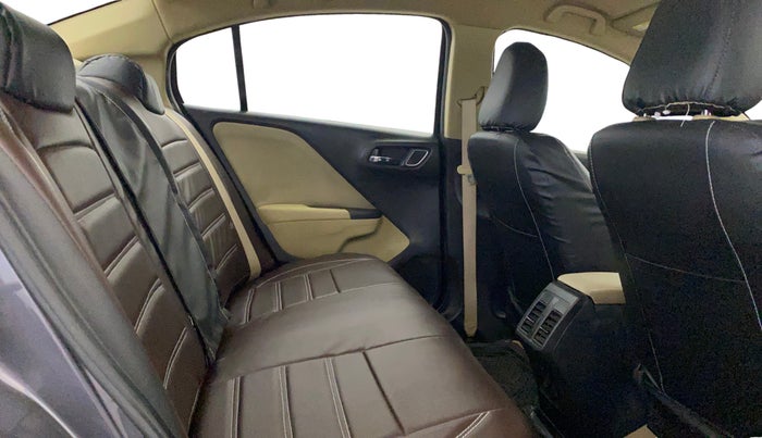 2018 Honda City 1.5L I-VTE V CVT, Petrol, Automatic, 42,921 km, Right Side Rear Door Cabin