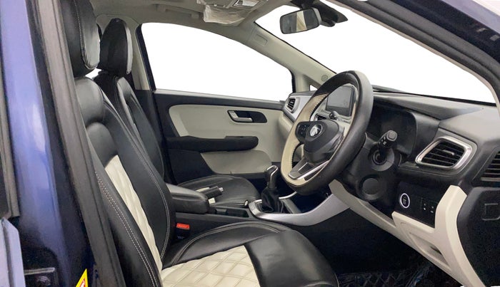 2024 Tata ALTROZ XZ PLUS SUNROOF CNG, CNG, Manual, 35,997 km, Right Side Front Door Cabin