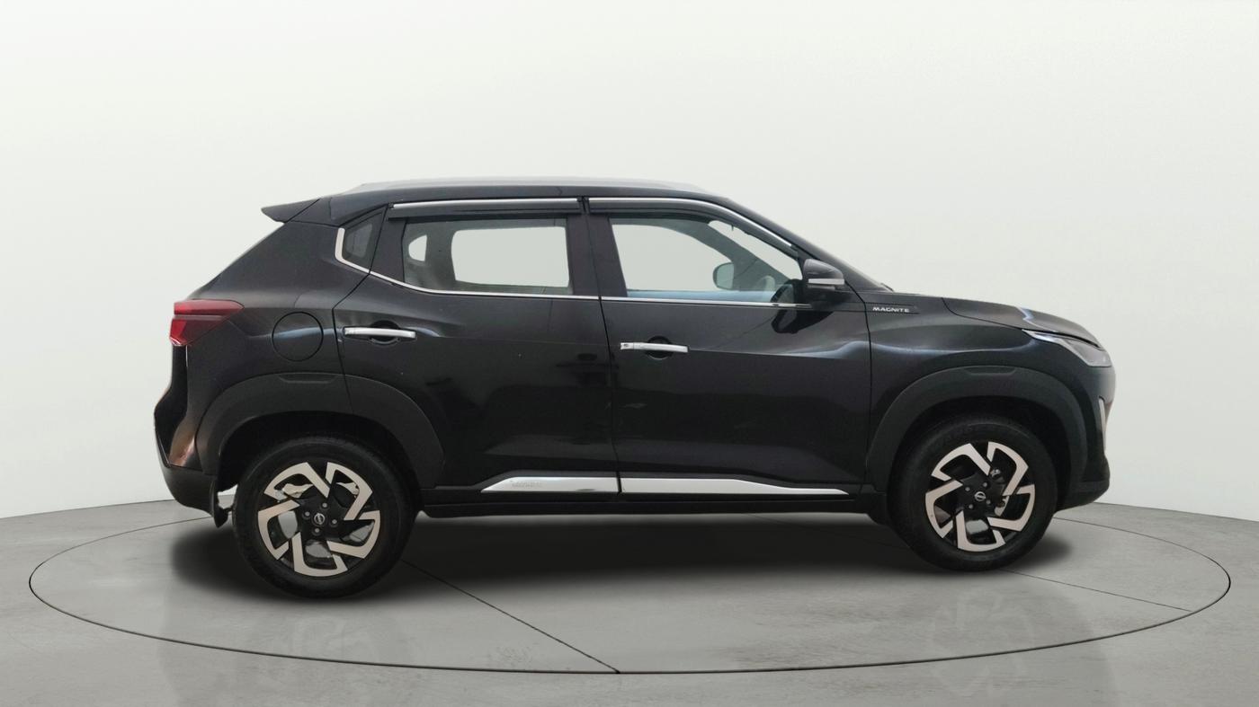 2024 Nissan MAGNITE XV PREMIUM TURBO CVT, Petrol, Automatic, 7,047 km, Right Side View