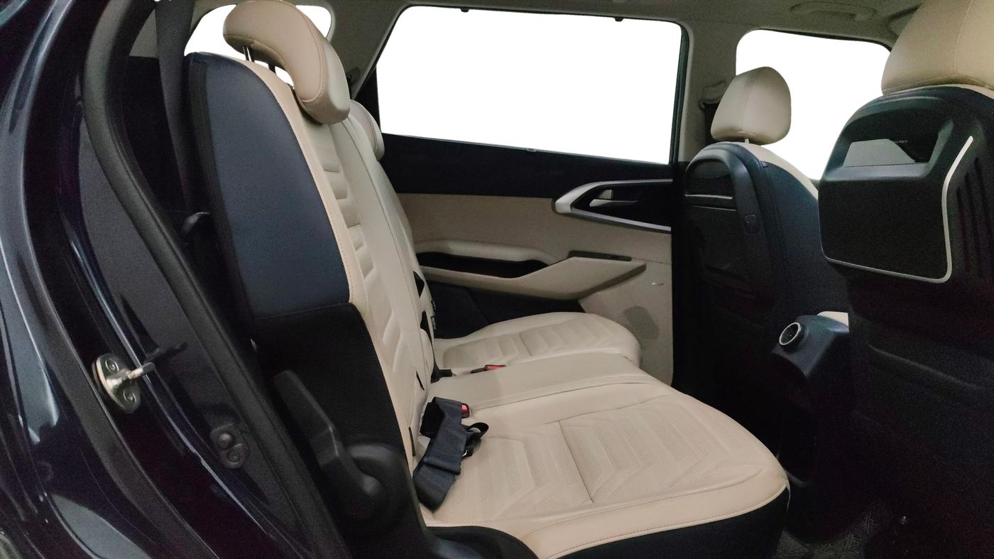 2022 KIA CARENS LUXURY PLUS 1.5 DIESEL AT 7 STR, Diesel, Automatic, 27,753 km, Right Side Rear Door Cabin