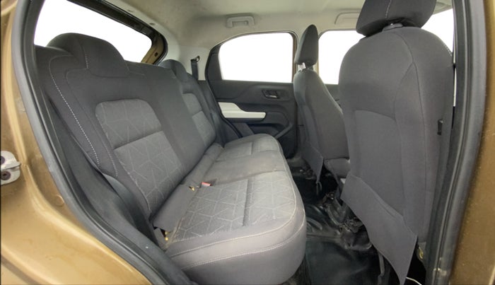 2022 Tata PUNCH ACCOMPLISHED MT, Petrol, Manual, 22,238 km, Right Side Rear Door Cabin