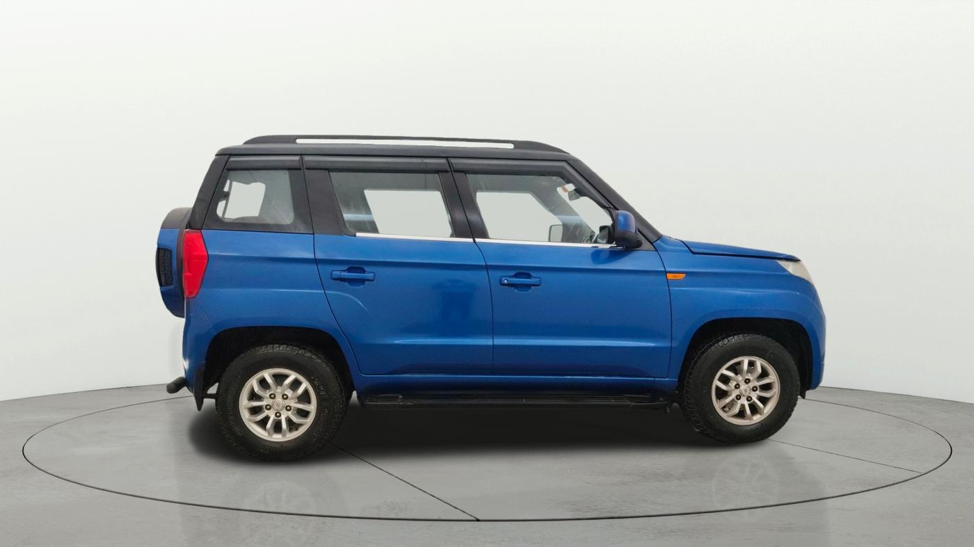 2016 Mahindra TUV300 T8, Diesel, Manual, 53,007 km, Right Side View