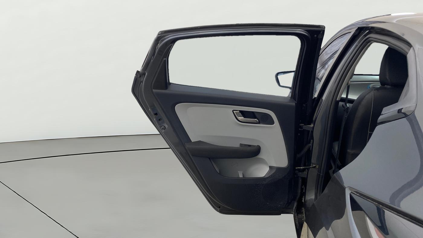 2020 Tata ALTROZ XZ PETROL, Petrol, Manual, 25,106 km, LHS Rear Door