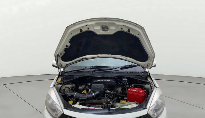2016 Tata Tiago XZ PETROL, Petrol, Manual, 79,231 km, Open Bonet
