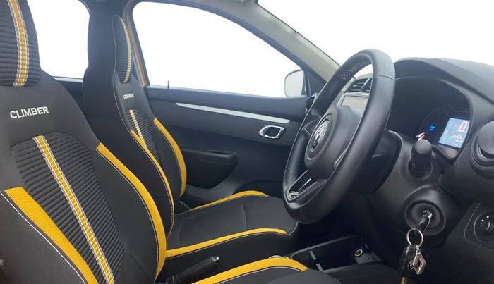 2022 Renault Kwid CLIMBER 1.0 AMT Dual Tone , Petrol, Automatic, 25,418 km, Right Side Front Door Cabin