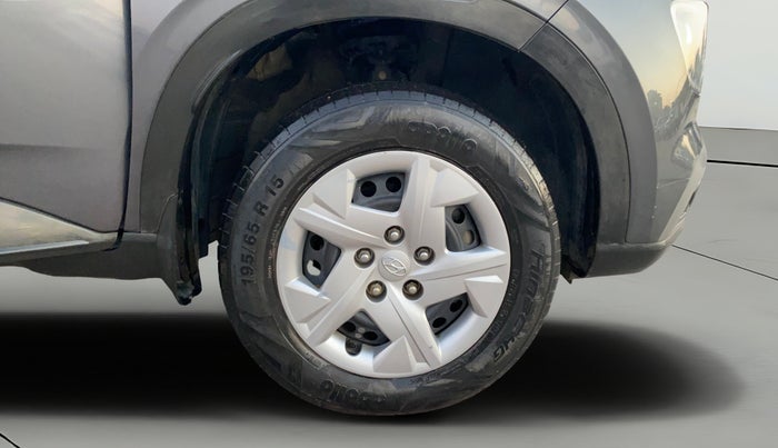 2021 Hyundai VENUE S+ 1.2, Petrol, Manual, 24,191 km, Right Front Wheel