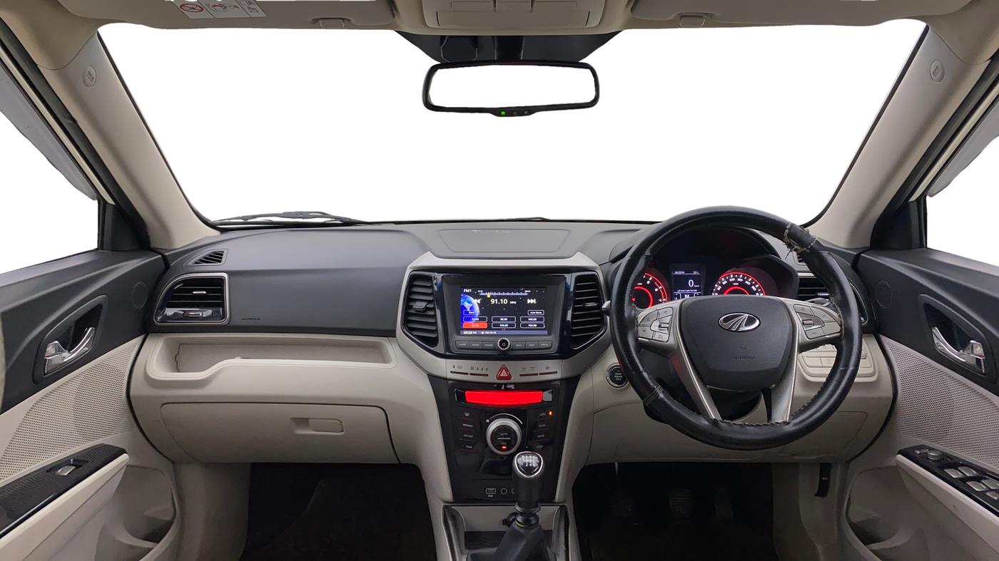 2020 Mahindra XUV300 W8 (O) 1.2 PETROL, Petrol, Manual, 42,629 km, Dashboard