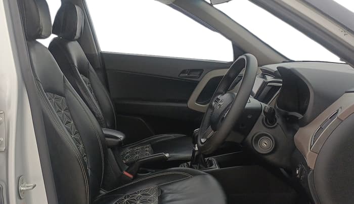 2015 Hyundai Creta E PLUS 1.6 PETROL, CNG, Manual, 1,02,271 km, Right Side Front Door Cabin