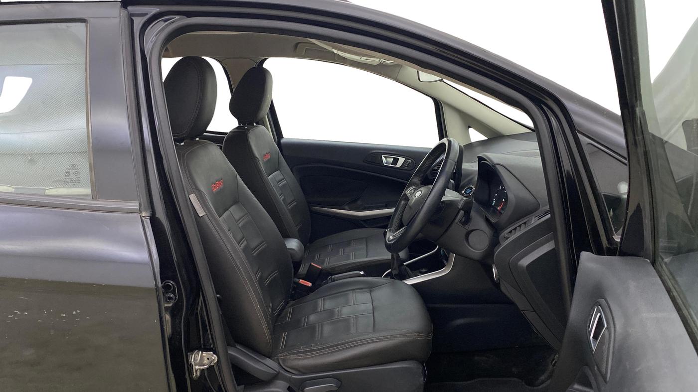 2017 Ford Ecosport TITANIUM 1.5L DIESEL, Diesel, Manual, 1,00,638 km, Right Side Front Door Cabin
